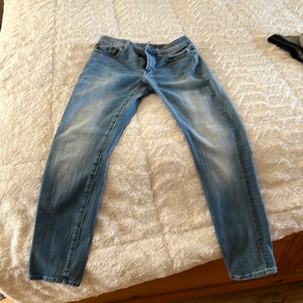 Mens jeans 28 x 30. In great condition.